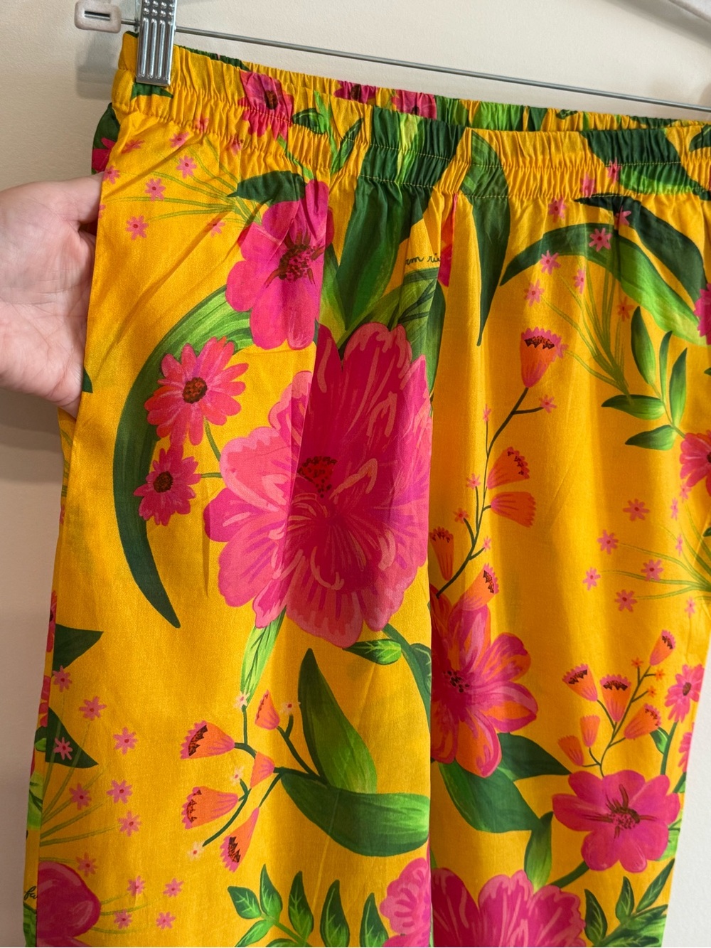 NEW Farm Rio x Anthropologie Women’s Yellow Floral Lightweight Pants Size M - Picture 3 of 6